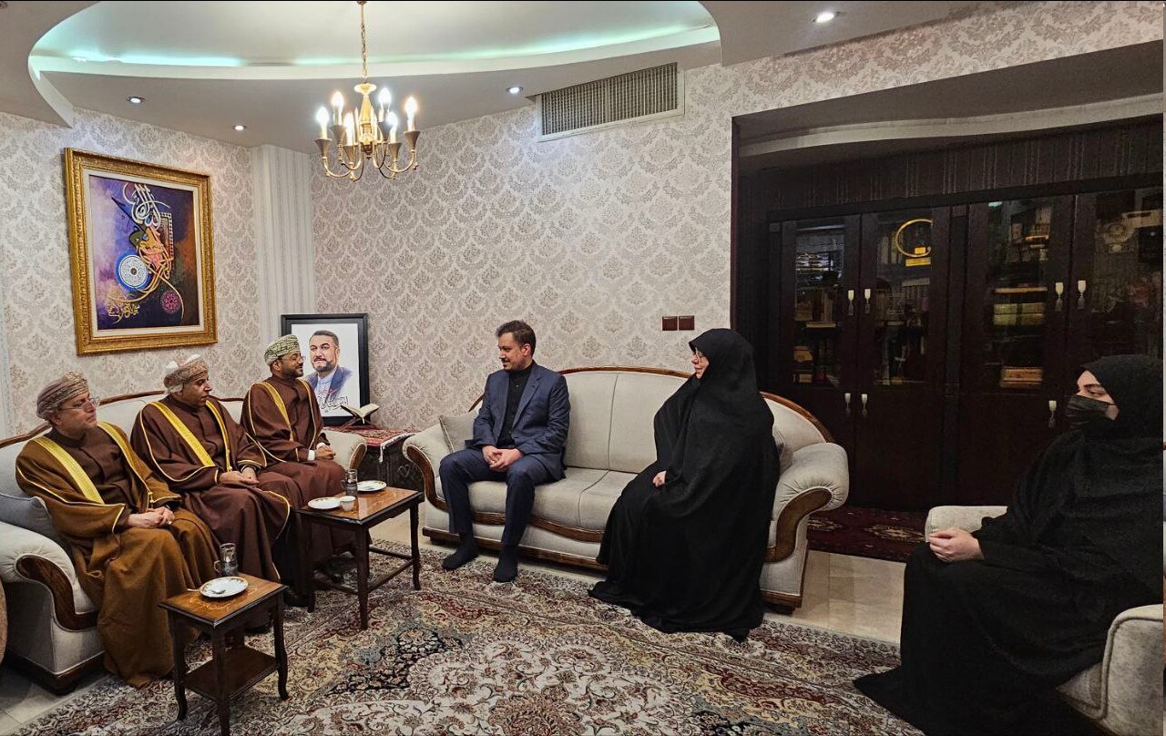 اظهارات همسر شهید امیرعبداللهیان در دیدار با وزیرخارجه عمان