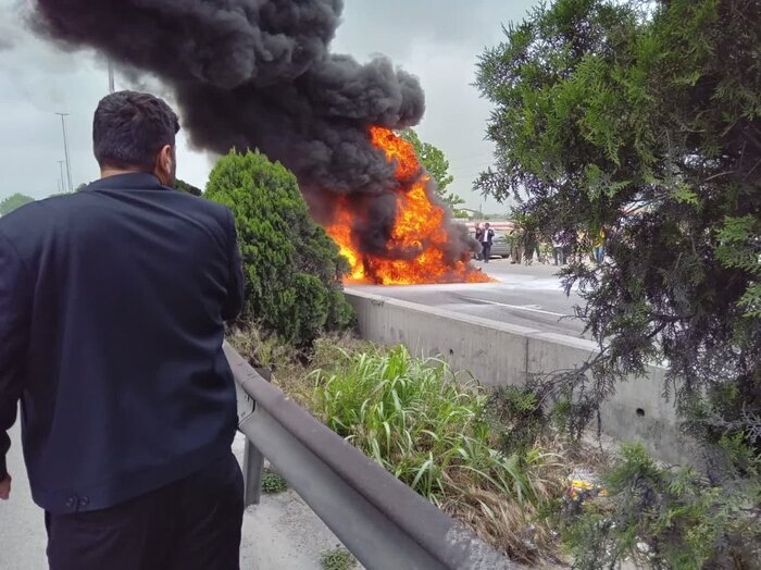 مرگ دلخراش سرنشین خودروی سواری میان شعله‌های آتش/ عکس