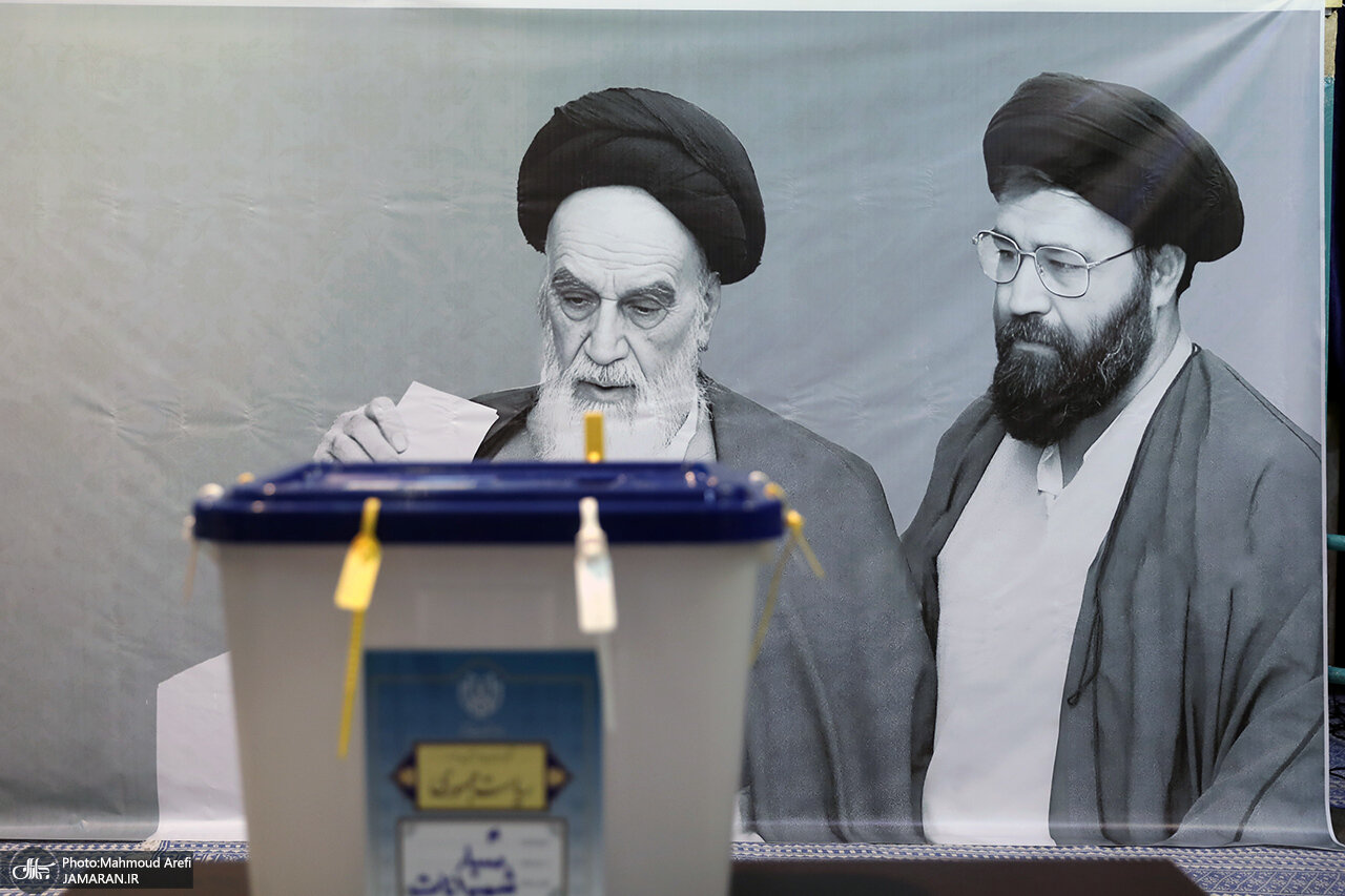 این عکس جالب از انتخابات ریاست جمهوری پربازدید شد /اینجا حسینیه جماران است